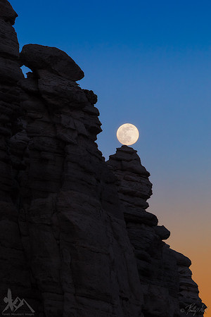 Moonrise at White Place
